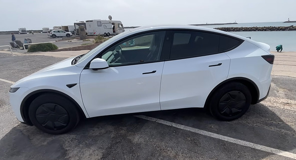 location-TESLA-Cherbourg-en-Cotentin-roadstr