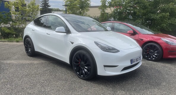 location-TESLA-Saint-Ouen-l'Aumône-roadstr