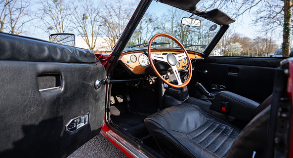 location-TRIUMPH-Courbevoie-roadstr