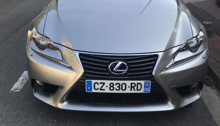 location-LEXUS-Versailles-roadstr