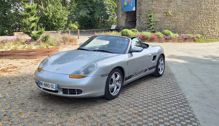 location-PORSCHE-Faye-l'Abbesse-roadstr