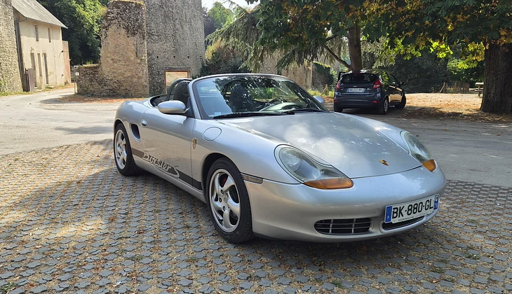 location-PORSCHE-Faye-l'Abbesse-roadstr