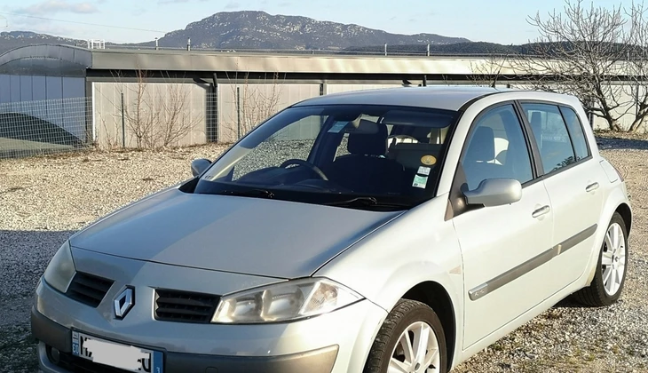 location-RENAULT-Prades-le-Lez-roadstr