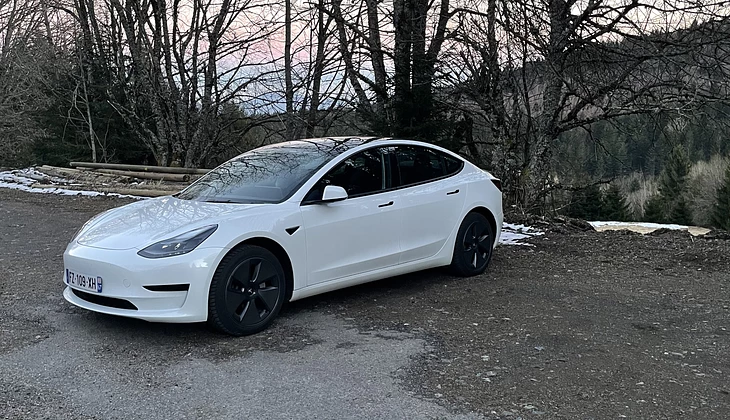 location-TESLA-Colmar-roadstr