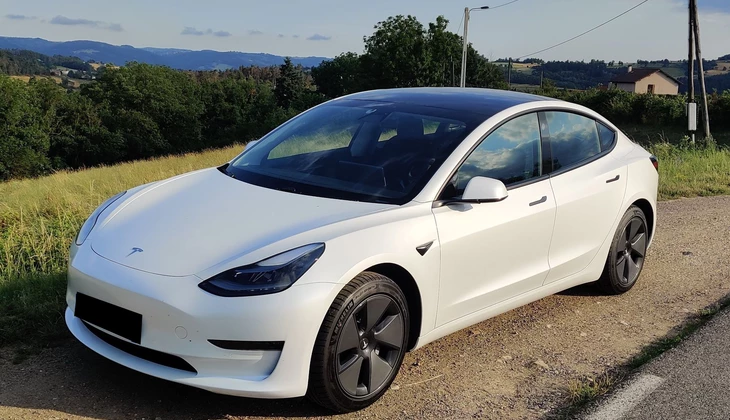 location-TESLA-Lognes-roadstr