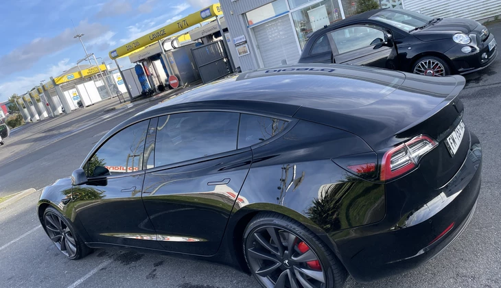 location-TESLA-Saint-Brieuc-roadstr