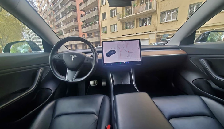 location-TESLA-Toulouse-roadstr