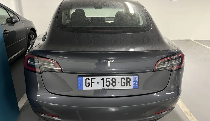 location-TESLA-Levallois-Perret-roadstr