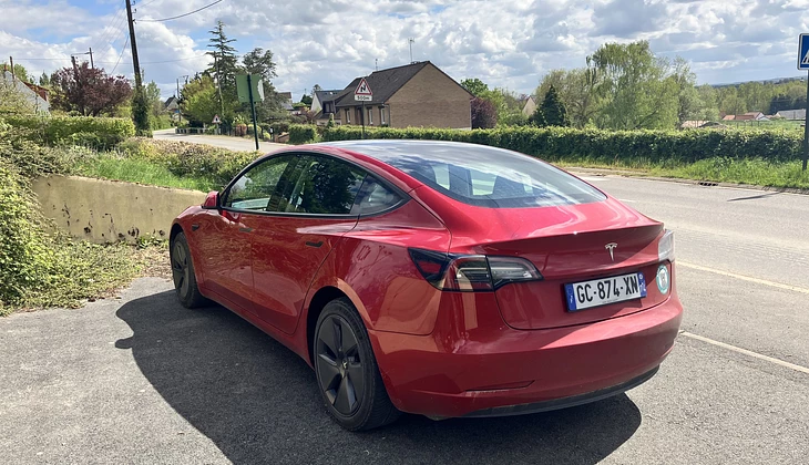 location-TESLA-Biarritz-roadstr