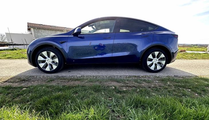 Tesla Model Y Performance 2023 White - ROAD54