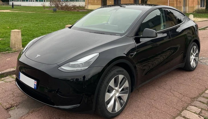 location-TESLA-Sainte-Geneviève-des-Bois-roadstr