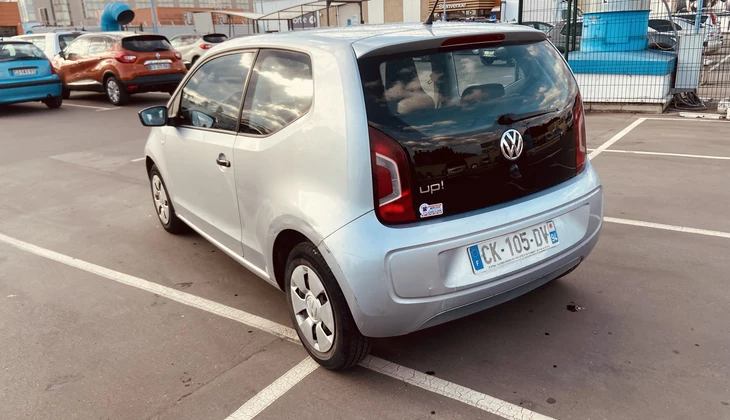 location-VOLKSWAGEN (VW)-Paris-roadstr