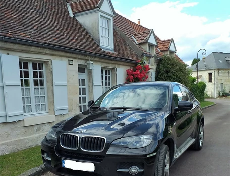 location-BMW-Saint-Ouen-sur-Seine-roadstr