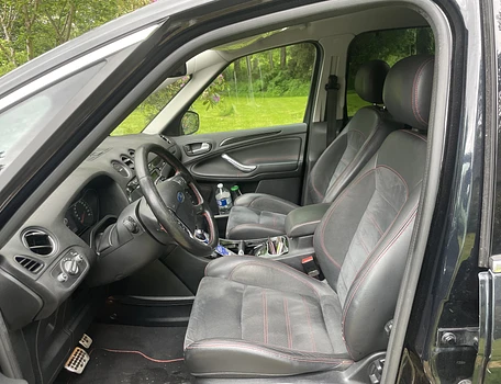 location-FORD-Saint-Sauveur-de-Montagut-roadstr