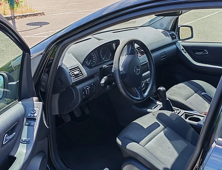 location-MERCEDES-BENZ-Lyon-roadstr