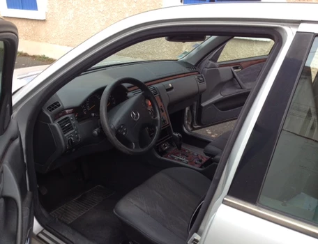 location-MERCEDES-BENZ-La Rochelle-roadstr