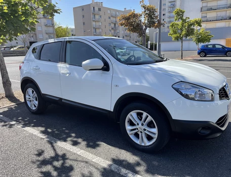 location-NISSAN-Tours-roadstr
