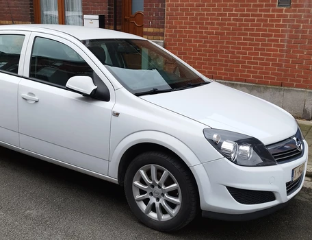 location-OPEL-Charleroi-roadstr