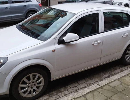 location-OPEL-Charleroi-roadstr
