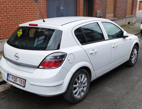 location-OPEL-Charleroi-roadstr