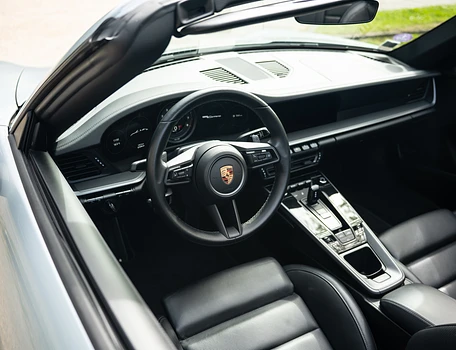 location-PORSCHE-Courbevoie-roadstr