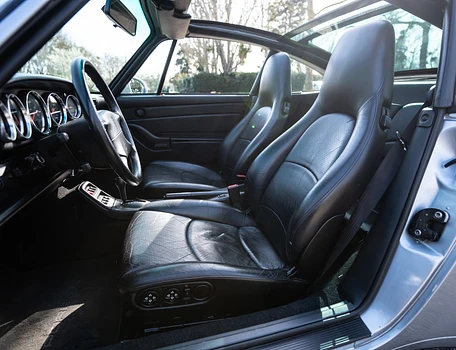 location-PORSCHE-Courbevoie-roadstr