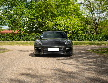 location-PORSCHE-Courbevoie-roadstr