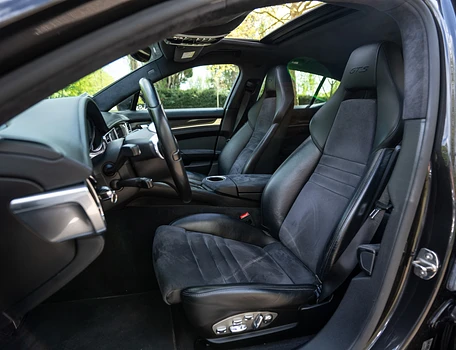 location-PORSCHE-Courbevoie-roadstr
