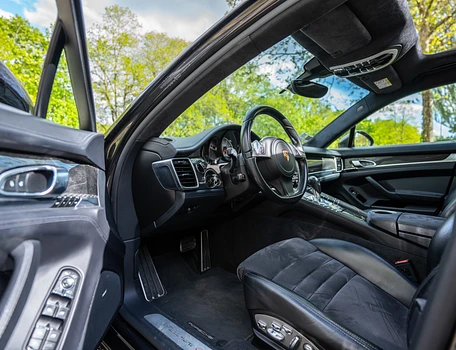 location-PORSCHE-Courbevoie-roadstr