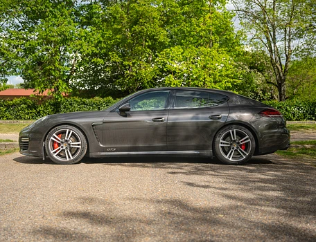 location-PORSCHE-Courbevoie-roadstr