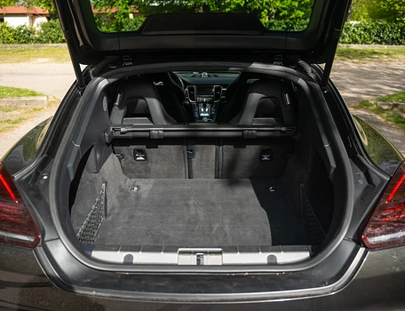 location-PORSCHE-Courbevoie-roadstr
