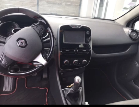 location-RENAULT-Pessac-roadstr
