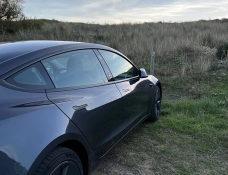 location-TESLA-Angers-roadstr