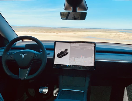 location-TESLA-Le Barp-roadstr