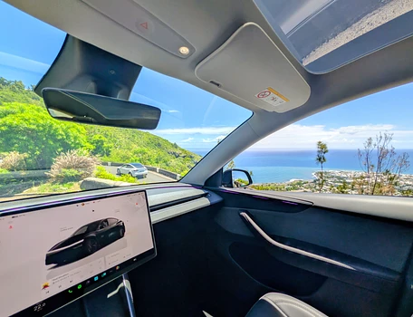 location-TESLA-Saint-Denis-roadstr
