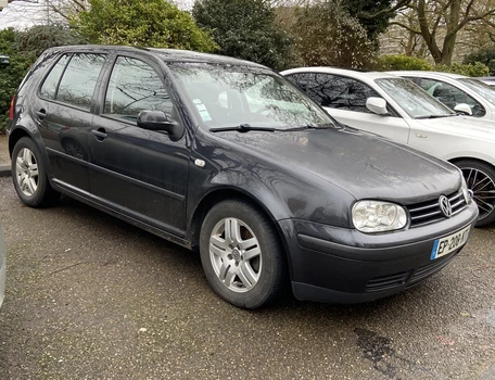 location-VOLKSWAGEN-Caen-roadstr